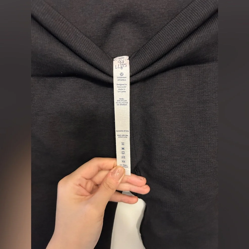 Like New Lululemon Seamlessly Street Crop